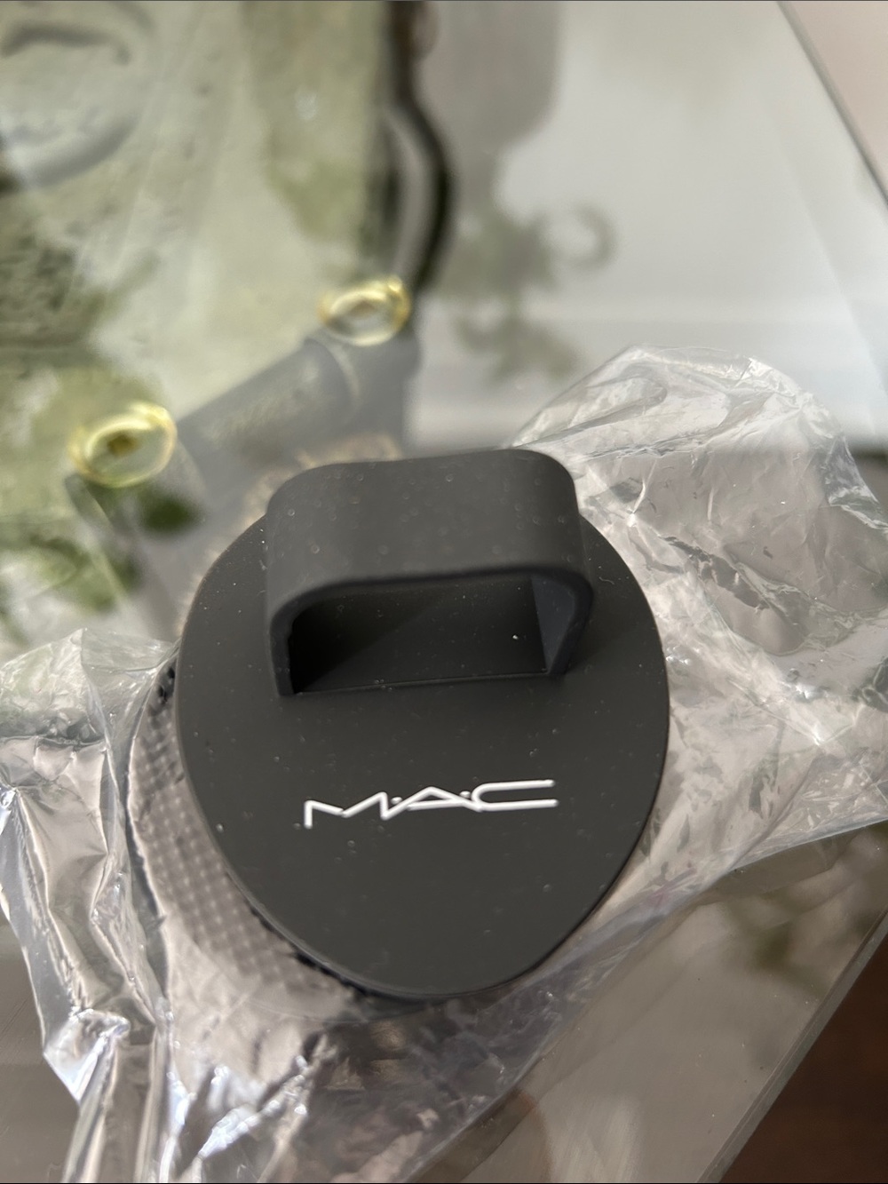 MAC Rubber Face Scrubber/Exfoliator